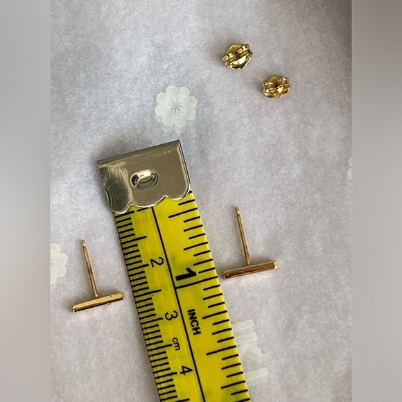 Zoe Chicco 14k yellow gold and single diamond bar studs earrings pair - Picture 15 of 16